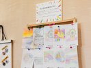 完成したぬり絵は、掲示or記念にお持ち帰り可能です♪スタッフに見せると…オリジナル缶バッチプレゼント♪