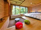 【和モダン】大人気!Yogiboでまったり♪窓越しの森林浴も◎