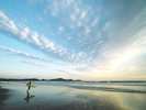 お倉ヶ浜ビーチまではお車で30分です。全国屈指のサーフスポット!