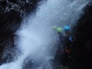 「志賀高原角間川・キャニオニング体験」渓谷を登ったり下ったりするウォータースポーツ
