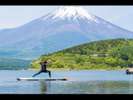 湖上でsup yoga