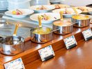 「あぐー豚」を飾る、繊細な調味料の数々