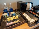 コーヒーメーカーやお水、沖縄のお茶をご用意