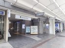 フロントは2階になります。エレベーターをご利用ください。