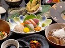 活鮑・湯布院サーモン・ウニなどを味わえる「海の幸お造り四種盛り」(海鮮焼きプラン)