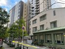 京阪線 渡辺橋駅 2番出口 経路F 左側「SMILE HOTEL」 (10階建て)が見えてきます。