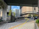 大阪メトロ 四つ橋線 肥後橋駅 2番出口 経路B 信号を渡った後、前方にある橋(肥後橋)を渡ってください