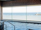*温泉/海を隔てるものがない為、日本海を一望!佐渡では数少ないサウナもございます。