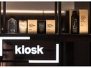 kioskロビーの売店お部屋備え付けのマグや水・ビールを販売しております