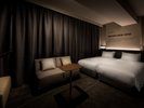 2台のベッドをくっつける事で広々とご利用出来るお部屋となっております。