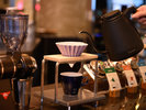 ご宿泊の方は、セルフドリップコーヒーやコーヒーマシンによるラテなどを無料でお楽しみいただけます。