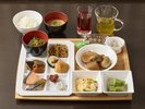 【朝食】盛り付け例(和食中心)