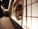 エントランス【夜】