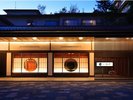 正面玄関【夜】