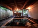貸切露天風呂で癒される