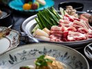 【夕食】選べるメイン「猪塩すき鍋」志美津旅館ならではの一品。