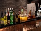 カクテルタイムには、ビール、日本酒、ワインなどのアルコールを含むドリンクもご用意しております。