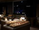 自由にお召し上がりいただけるアペタイザーのほか、アルコールを含むドリンクもご用意しております。