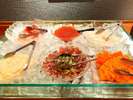 バイキング 好きな魚介を選んで海鮮丼を作ろう!イクラも盛り放題、朝から贅沢気分。(※イメージです)