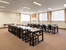 【研修室】会議などでご利用いただけるワーキングスペースも設置しています。