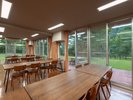【食事処】四季折々の自然を眺めながらお食事をお楽しみください。