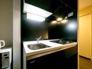 �yHouston-Galaxy Modern�z���������̃L�b�`����Ɠd�ނ����p���āA�h�������C�y�ɃN�b�L���O�B