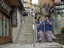 温泉情緒がたっぷりの伊香保石段街。食べ歩きにお土産屋さん巡りに、楽しい時間をお過ごしいただけます。