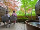 自然に包まれながら和やかな団欒の時間。