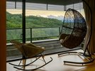 新客室「心結」ハンギングチェアをお部屋にご用意しております。