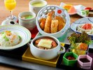 福一のお子様料理一例。茶碗蒸しにエビフライなど、お子様に人気なお料理を取り揃えました。