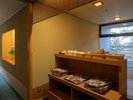 各階エレベーター前に大き目サイズの浴衣やシャンプー・リンス他アメニティをご用意しております。