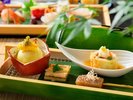鮮やかで華やかなお料理は目でも楽しめる逸品。福一ならではのご夕食をお楽しみください。