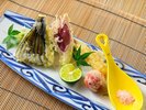 旬の幸をサクッと天麩羅でいただく。季節毎の絶品を衣に閉じ込めた一品です。