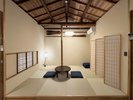 趣ある木材や梁はあえて残しつつ、最新設備を加えて快適性を高めた空間