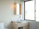 Queen with River View and Shared Bathroombc]ށANC[TCỸxbh邨łB