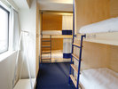 Bunk Economy with Shared Bathroom�b2�i�x�b�h��2�䂠��t�H�[�X�̂������ł��B