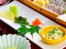 季節の彩りを添えた、会席料理の前菜一品