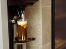 エグゼクティブラウンジでは、時間帯により軽食やコーヒー、アルコールなどのドリンクをご用意しています。