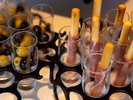 エグゼクティブラウンジでは、時間帯により軽食やコーヒー、アルコールなどのドリンクをご用意しています。