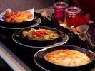 エグゼクティブラウンジでは、時間帯により軽食やコーヒー、アルコールなどのドリンクをご用意しています。