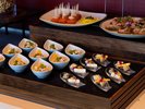エグゼクティブラウンジでは、時間帯により軽食やコーヒー、アルコールなどのドリンクをご用意しています。