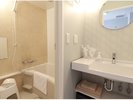 【全室】コネクティングルームでも、各客室にお風呂・トイレ完備