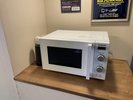 電子レンジは3階と7階のエレベーターホールに設置がございます