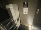 1階 自動販売機横に製氷機がございます。