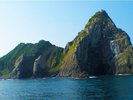 糸島観光/芥屋の大門は、日本三大玄武岩洞の一つで玄武岩が海蝕されてできた自然の洞窟です