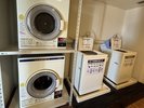 コインランドリー(有料)5階エレベーター横