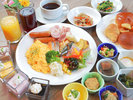 【和洋朝食ビュッフェ】京都の食材を味わうおばんざいコーナーをご用意。