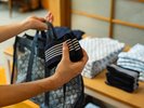 ロビーに浴衣をご用意しております。湯浴み袋に入れてお部屋にお持ちください