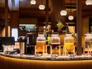 ご宿泊者様は、ハーブ水、梅ジュース、お茶、珈琲、紅茶、生ビール、ワインを無料でご利用いただけます