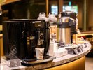 ホットコーヒーや紅茶を片手に、くつろぎのドリンクタイムをお過ごしください